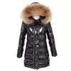 Зимняя куртка женщин настоящий меховой пальто Parkas Duck Down Lining Past Real Raccoon Fur воротник теплый черная уличная одежда 201127