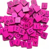 100pcs / set mots anglais colorés lettres en bois alphabet carreaux noirs lettres de scrabble chiffres pour l'artisanat en bois 516 S2