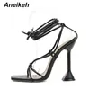 Aneikeh verão mulher sapatos sandálias básica PU moda cross-tied spike salto saltos de pico de lace-up bombas tamanho 35- 42 preto branco damasco y220211