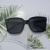 Солнцезащитные очки 2021 Модные большие квадратные чистые линзы для женщин ретро -бренд дизайнер мод готические солнцезащитные очки G1751 2131