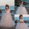 Adorable Flower Girl Sukienki na ślub plaża 2021 Kwiatowy koronki Tulle Puff Princess Little Girls Pagewant Suknie Pierwsza Komunia Dress