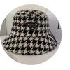 Moda Kova Şapkası Kadınlar İçin Erkek Beyzbol Kapakları Beanie S Kadın Adam Ünlü Balıkçı Kovaları Patchwork Yüksek Kalite Sonbahar Kış Geniş Şapkalar