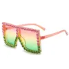 Uppdaterad 18 färger Kvinnor Square Rhinestone Solglasögon Oversize Colorful Diamond Frame Luxury Shades Big Sun Glasses Partihandel