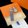 3 estilos Designer de luxo Keychain Chaveiro de couro genuíno Chaveiros Chaveiros Multifarious Carta Chave Fivela Mens Saco Das Mulheres Ornamentos Pingente