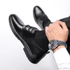 Hommes Formelle Affaires Brogue Chaussures Hommes Chaussures Habillées Mâle Casual En Cuir De Noce Mocassins Livraison Gratuite