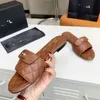 Dames slippers ontwerper dia sandalen schoenen zomer hotel indoor scuffs laarsjes hakken luxe mode schuifregelaars damesjurk klassiekers stijl c212
