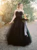 Strapless Zwart Gothic Bruidsjurken Appliqués Kanten Top Zachte Tule A-lijn Vloerlengte Bruids Trouwjurken Prinses Grote Maten Country Garden Vestidos De Noiva