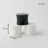 30pcs 15g pots en plastique de couleur blanc / noir, contenant cosmétique de crème pour le visage de voyage vide, bouteille de paquet de maquillage rechargeable