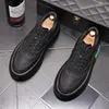 Designer di lusso Abito da sposa da uomo nero Scarpe da festa Primavera Autunno Uomo Mocassini casual high-top Fashion Lace Up Vulcanized Casual Outdoor Walking Sneakers