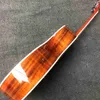 Benutzerdefinierter 40-Zoll-OM-Korpus aus massivem Koa-Holz für akustische E-Gitarre mit Fischgrätmuster-Bindung. ACCEPT-Logo auf der Kopfplatte