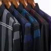 Wysokiej jakości męskie koszule Slim Fit Silk Sukienka Koszula Wiosna Z Długim Rękawem Casual Plaid Camisa Masculina C728 220309