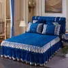 厚いフリース暖かいベッドスプレッドベッドスカートキング/クイーンサイズ寝具セットピンクブルーパープルレースベッドシートベッドカバーJuego Ropa de Cama T200706