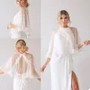 Nouveau Blanc Ivoire Court Tulle Wraps Plume Top Boléro De Mariée O Cou Sur Mesure Châle Vestes