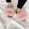 Kvinnor Vinter Fluffy Raccoon Fur Slides Kvinnor Real Fox Fur Slides Hem Furry Flat Sandaler Kvinna Söt Fluffy House Kvinnor Tofflor Y200706