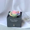 装飾的な花永遠のバラの装飾赤いエクアドルのギフトボックスは、女性のためのリングバレンタインデーの誕生日プレゼントを置くことができます