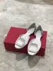 حار بيع- النساء أحذية جوفاء جولة رئيس الحرير مسطح أسفل مشبك الفم الضحلة جوفاء عارضة الأزياء أحذية واحدة