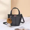 HBP 2022 Moda Todo fósforo Capa superior de cuero de vaca Bolso de mujer Bolso de cuero de lujo ligero Cesta de verduras de gran capacidad Bolso de mano cruzado