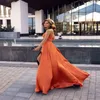 Oranje Sexy Avondjurken Spaghetti Strap Prom Dresses Side Split Custom Made Soft Satin Fashion Formal Party Gown Hot Sale