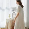 Vit spetsstygn sovande klänningar kvinnors shortsleeved fyrkantiga krage bred lös lång nattdress bomull söt retro nattklänning t200429