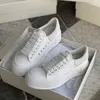 scarpe bianche con suola spessa per il tempo libero in tela da donna 2022 nuove con lacci