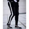 2020 Nya Mäns Skinny Biker Jeans Bands Male Side Stripe Distressed Stretch Black Jeans Homme Casual Ripped Tore För Män