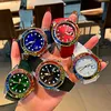 2021 relojes de diseño arcoíris anillo diamante cinco colores para hombre para mujer relojes de pulsera movimiento de cuarzo hombres watch267L