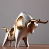 Estátua de gado criativo Ox Decoração de casa Salon escultura Gradevin Wine TV Ornament Crafts Abstract Animal Fture T200331