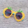 Lunettes de soleil à monture fraise pour enfants, couleurs acidulées, jolies montures de fruits, lunettes de fête pour enfants, vente en gros