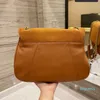 Designer-Klassische Umhängetasche mit Kettenumschlag, Handtaschen aus Hirschleder, Goldbeschläge, Markenzeichen, Dekoration, Damen, Alltag, Freizeit, Schultertaschen für den Pendelverkehr