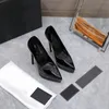 أحدث الأحذية الرسمية للماء منصة للماء مخصصة مخصصة الأزياء الفاخرة جيلي صندل الألوان عالية الكعب زيادة سلسلة