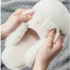 Le donne con peluche inverno pelliccia per la casa antiscivolo Pantofole Cute Cartoon Comfy indoor Slipper femminile Y201026