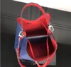 2020 nuevos bolsos de hombro, bolso tipo cubo de cuero para mujer, bolsos de mano con diseño de sujetador famoso, cuerpo cruzado de alta calidad