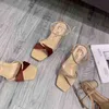 2022 Ny koreansk stil Design Elegant En linje Cross Belt Suede Sandaler Bekväma Middle Heel Mångsidiga Romerska Sandaler Kvinnor