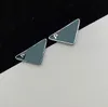 Mode Triangle Stud Hoop Haute Qualité pour Femmes Charme Boucles D'oreilles Lettre Amoureux De Mariage Charme Fille Oreilles Cadeau De Noël Accessoires