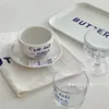 韓国風ニッチコーヒーショップシンプルブルーレターセラミックマグカップとソーサーセットフレンチレトロロマンチックカップミルク220311