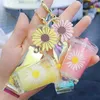 Creative Mini läskedryck Keychain Daisy Milk Cup Keychain Beverage Bubble Keyring Moving Liquid KeyFob Jewelry Gift11605770