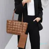 2022 automne nouvelle tendance européenne et américaine sac tissé en cuir sacs pour femmes grande capacité sac à main en diagonale à une épaule