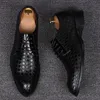 Chaussures en cuir formelles hommes robe chaussures d'affaires mâle géométrique rouge Oxfords fête mariage décontracté hommes appartements Chaussure Homme Y200420