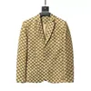 2022 Western Clothing Designer Mens Blazers 믹스 스타일 가을 럭셔리 아웃복 아웃복 코트 슬림 한 캐주얼 그리드 형상 패치 워크 인쇄 MAL346A