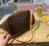 Designer- Kvinnor Handväskor Purses Handväskor Högkvalitativ axelväska Crossbody Bag Womens Väskor Väska Handväskor 30cm