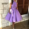 Homecoming Dresses High Neck Ärmlös Satin Lace Party Dresses Mini Prom Dress Vestidos de Graduacion Ny ankomst