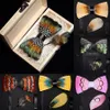 Ricnais New Original Feather Bow Tie Broche Conjunto Branco Bule Colorido Handmade Requintado Bowtie Para Homens Laços de Casamento Presente com Caixa 201027