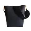 2020 Vår och sommar New Wide Shoulder Strap Cowhide Bucket Bag Womens Läderväskor s All-matchande Enkel One-Shoulder Crossboby Bag