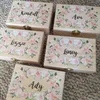 Nome personalizzato Flower Girl o Bridesmaids Gift Box Portagioie, Scatola di legno personalizzata per scatole regalo per feste nuziali H1231