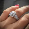 Anelli di nozze femminili Fashion Silver Square Gemstone Encage Gioielli simulato Diamond Ring262C