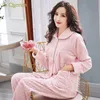 Rose Femmes Pyjamas Plus La Taille Elengant Gaufrage Motif Hiver Chaud Femmes Flanelle Pyjama Cardigan Loungewear Femme Vêtements De Nuit Nouveau T200707