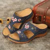 Vrouw slippers bloem platform kleurrijke etnische platte schoenen comfortabele casual mode sandalen vrouwelijke 2021 zomer nieuwe hot 0227