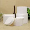 30pcs / lolt 30г 50г белый Косметические пластиковый контейнер крем Jar, пустой Многократное С Lids