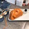 2022 Designer Bags Luxury Women Handväskor Purses One Shoulder Messenger Äkta Läder Märke Cloud Bag med låda