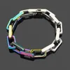 Fashion New Arrive Men Bracciale in acciaio al titanio 316L inciso a quattro foglie con fiore colorato placcato in oro 18 carati